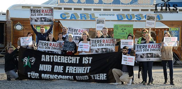 Demonstration gegen Circus Carl Busch